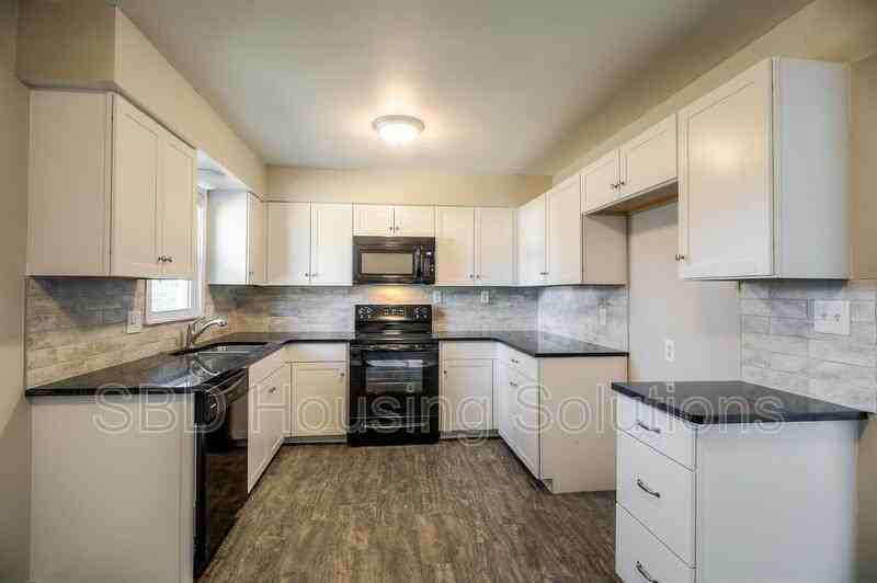 15300 E 36th Ter S - Photo 3 of 7