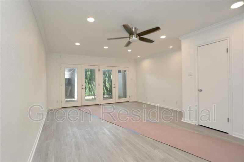 2418 Tarrytown Mall #31 - Photo 3 of 14