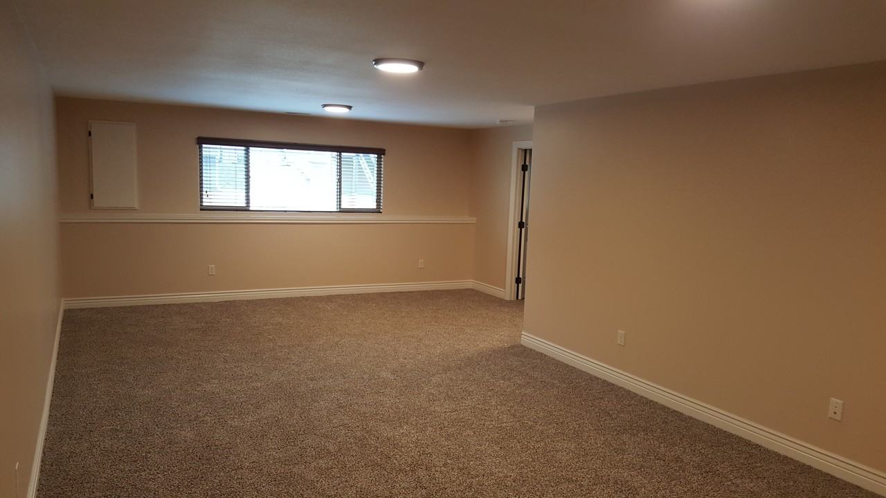 2213 E Quivira Cir #1 - Photo 3 of 19