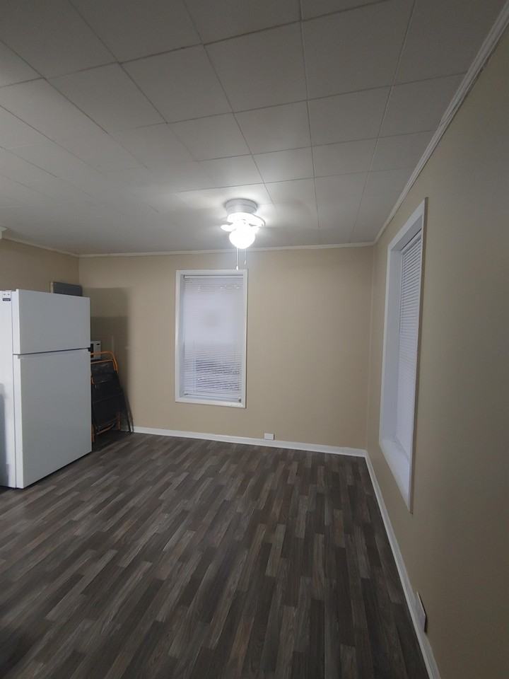 205 Adkinson Ave #5 - Photo 2 of 9