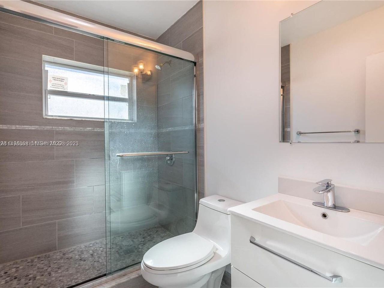 2520 Sw 22nd Ter - Photo 5 of 64