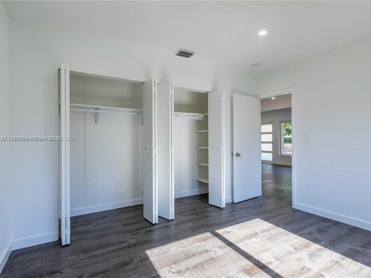 2520 Sw 22nd Ter - Photo 6 of 64