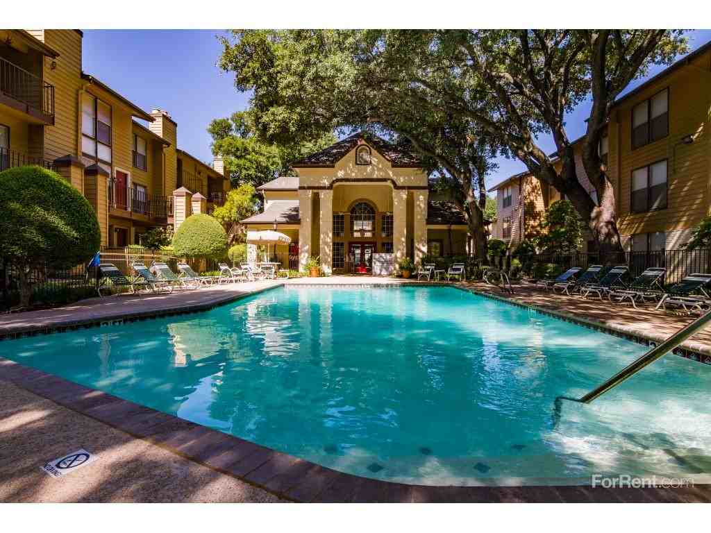 Regal Court - Photo 2 of 19