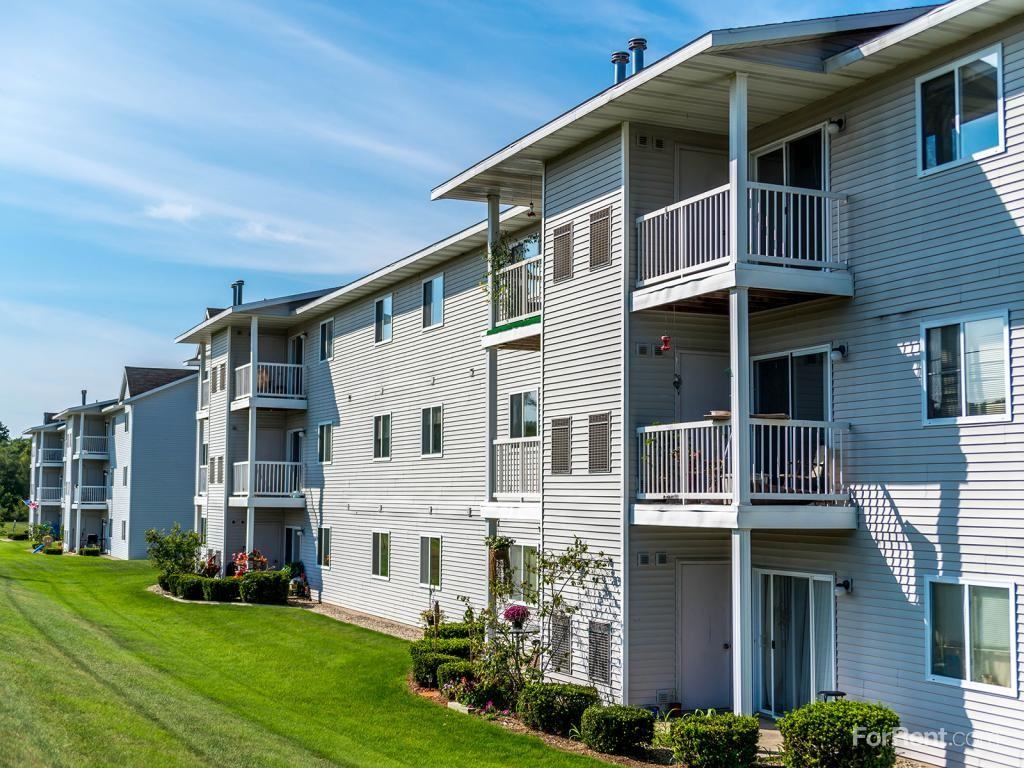 Thorn Barry Apartments - Photo 3 of 19