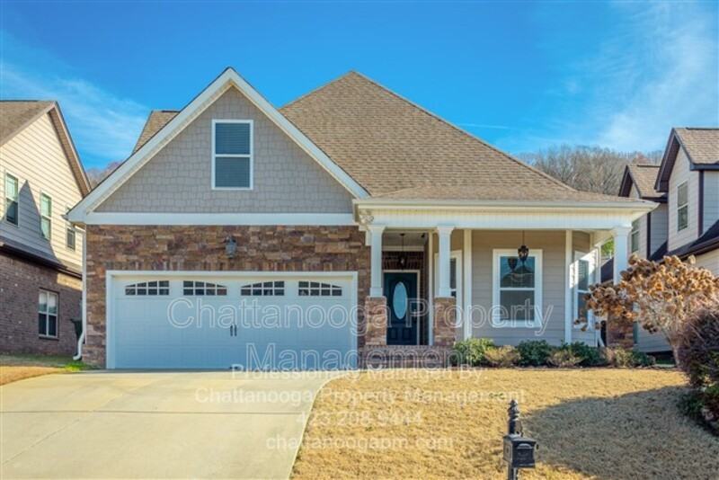 5564 Bungalow Cir - Photo 2 of 32