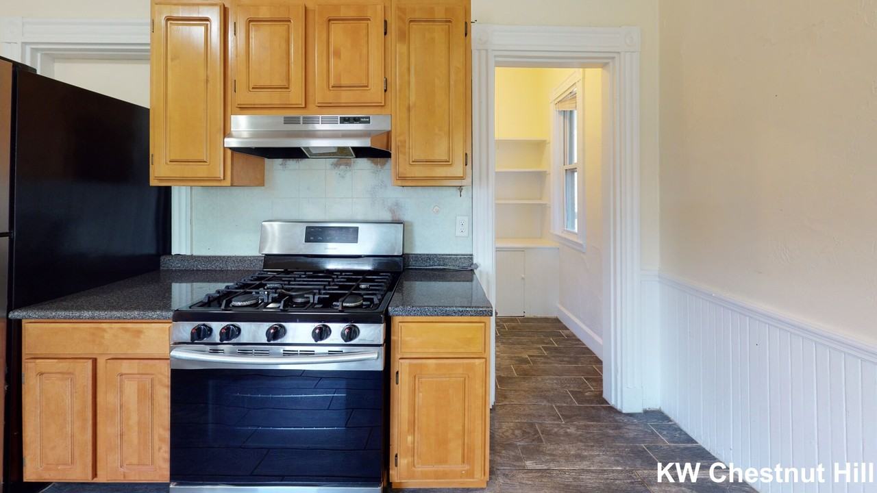 Sunset St #3 - Photo 2 of 8