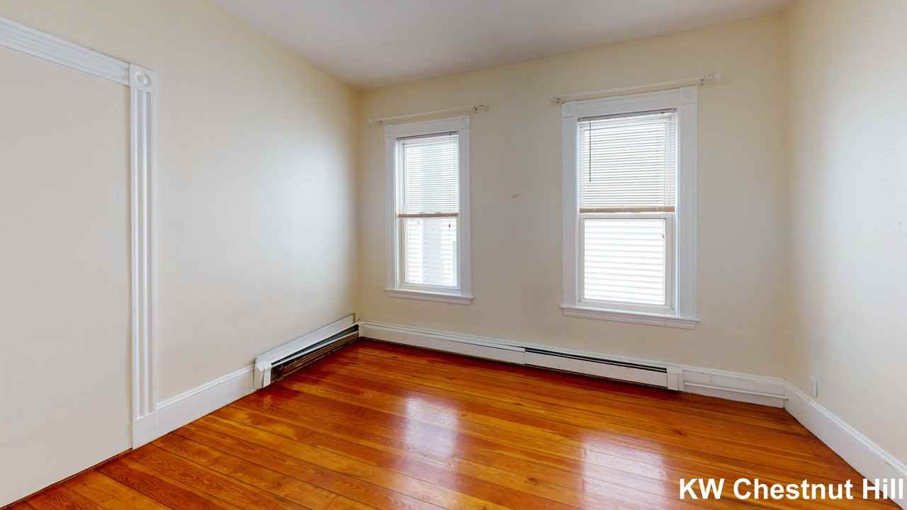 Sunset St #3 - Photo 5 of 8