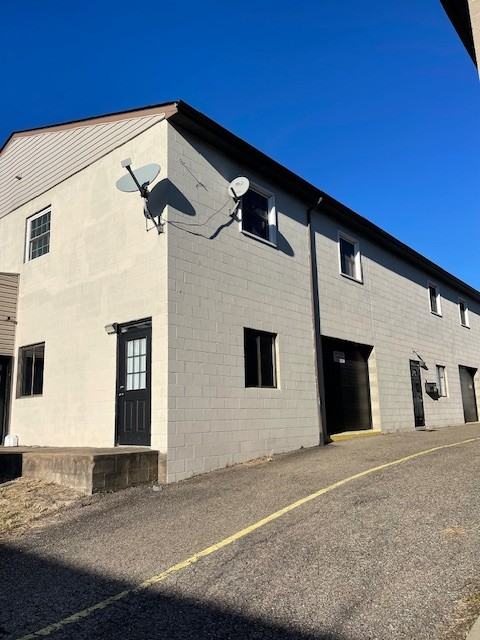 40 Weirton St #1 - Photo 2 of 37