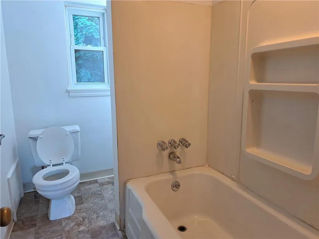 7638 Highland Ave - Photo 3 of 6