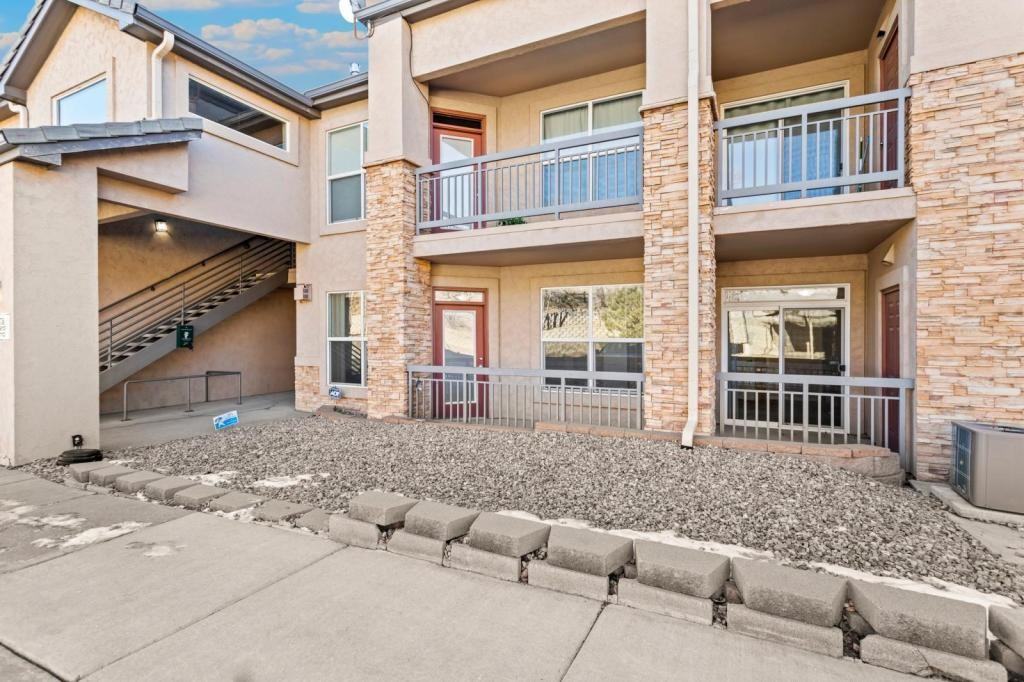 605 Cougar Bluff Pt - Photo 3 of 29