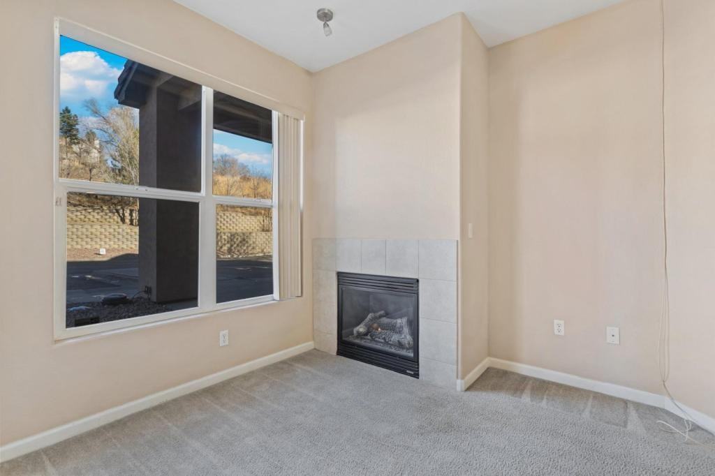 605 Cougar Bluff Pt - Photo 5 of 29