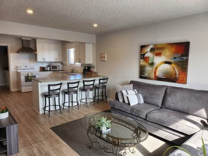 82 Machar Ave - Photo 2 of 15