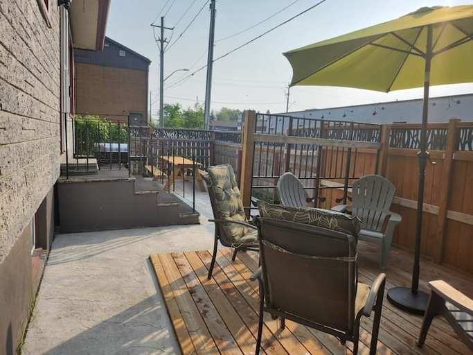 82 Machar Ave - Photo 3 of 15