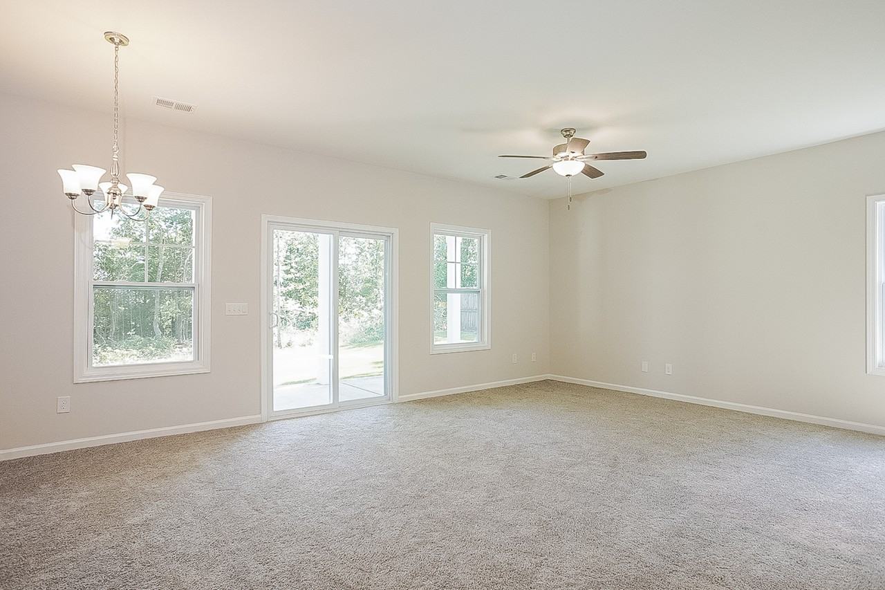79 Granger Dr - Photo 2 of 16