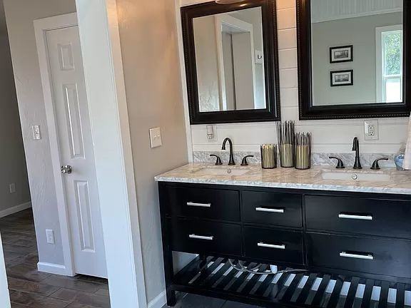 1501 Ne 24th St - Photo 2 of 17