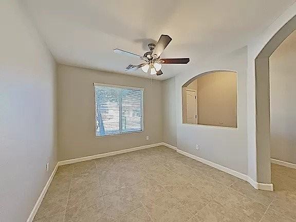 21707 W Hess Ave - Photo 2 of 14