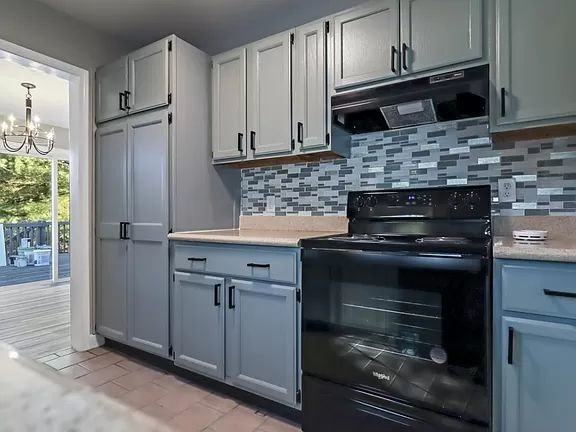 19 Brad St - Photo 3 of 24
