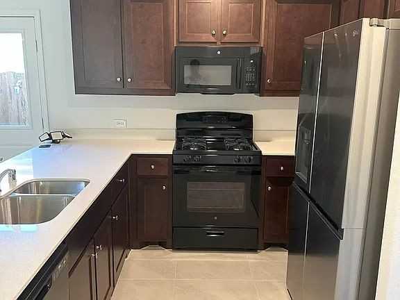 14008 Earlham St - Photo 3 of 13