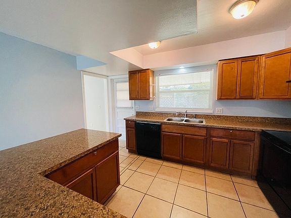 7120 Scruboak Ln - Photo 3 of 36