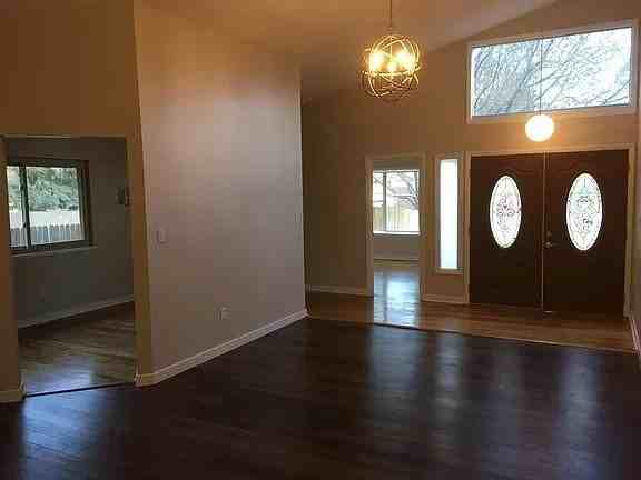 2700 Aberdeen Ct - Photo 3 of 26