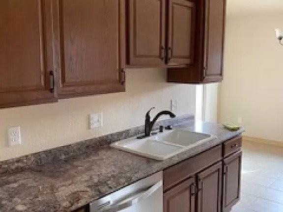 4402 Cherylwood Ln - Photo 2 of 13