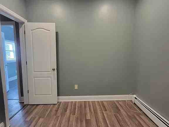 3824 Laconia Ave - Photo 2 of 10