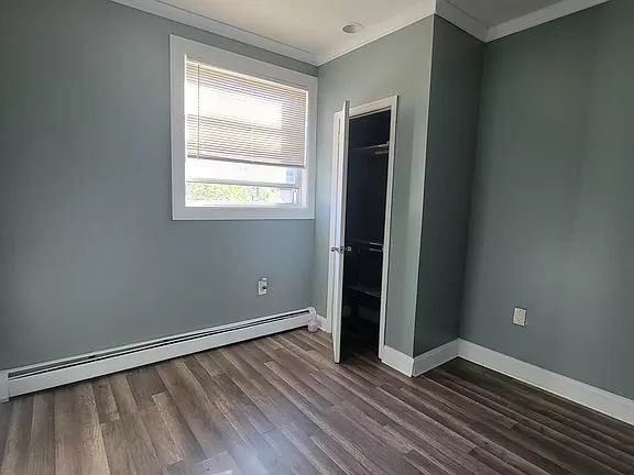3824 Laconia Ave - Photo 3 of 10