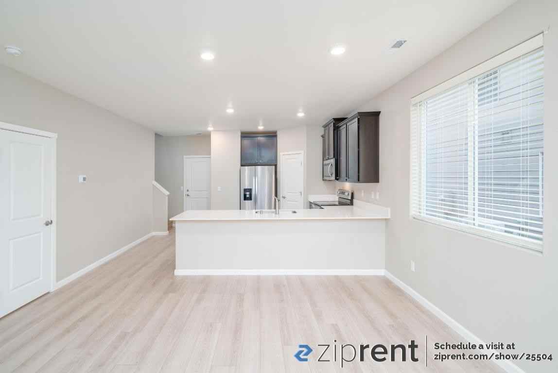 7105 Ne 154th Ave - Photo 2 of 19