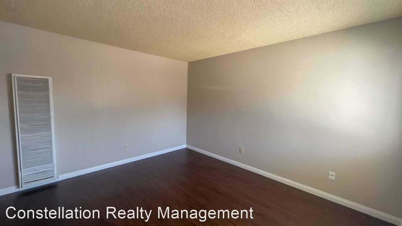 1490 Hemlock Ave - Photo 2 of 12