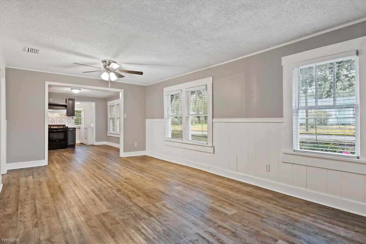 1700 Northview Dr - Photo 3 of 16