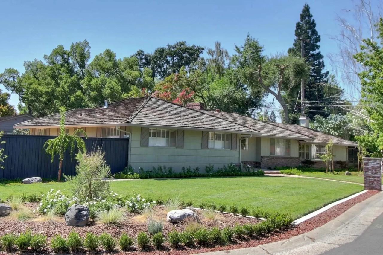 301 Baldwin Way - Photo 2 of 42