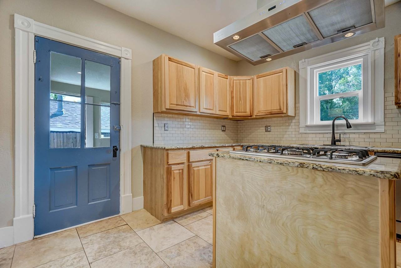 14 N Walnut St #1 - Photo 6 of 11