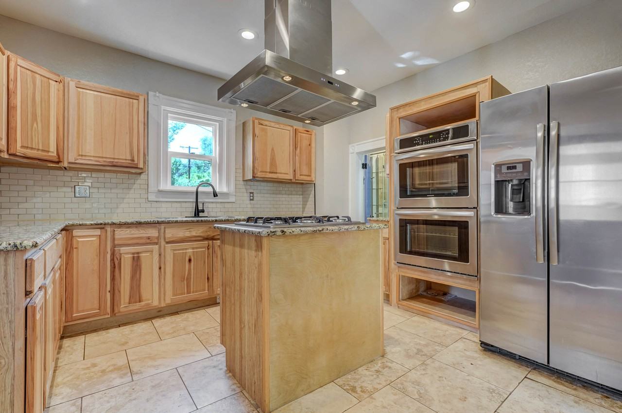 14 N Walnut St #1 - Photo 7 of 11