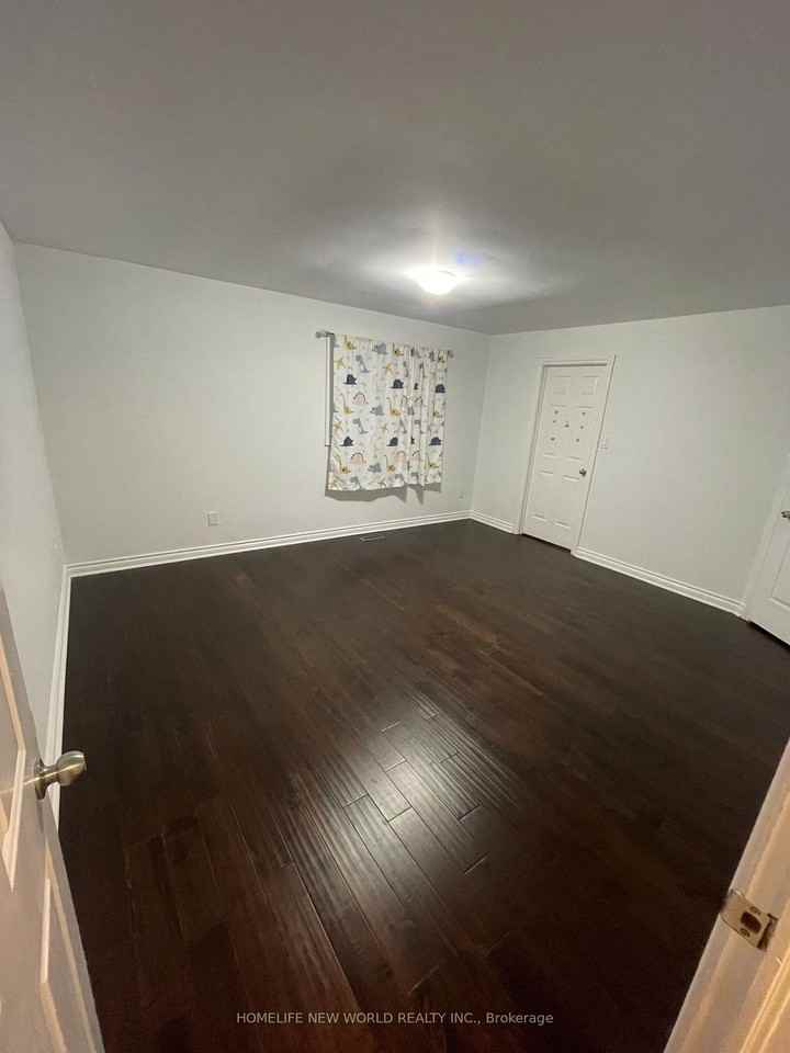 10 Keremeos Crescent - Photo 2 of 6