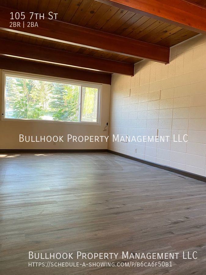 105 7th St - Photo 3 of 12