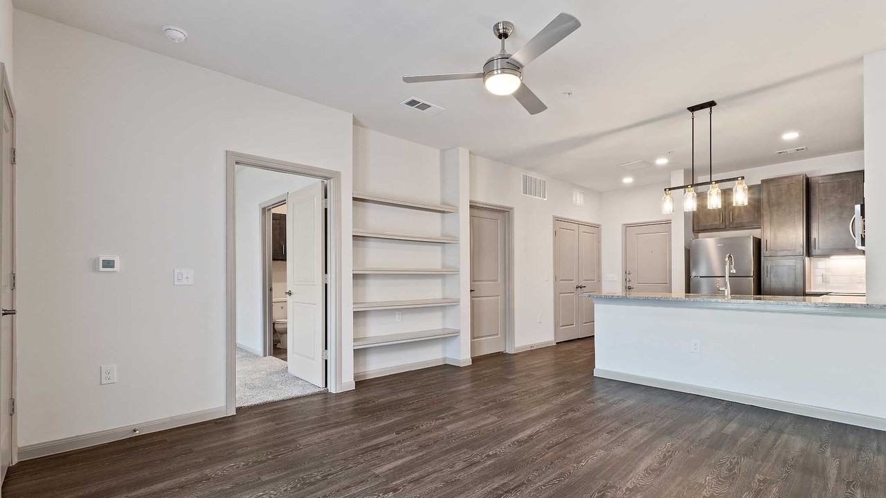 2406 Montopolis Dr #B0-6