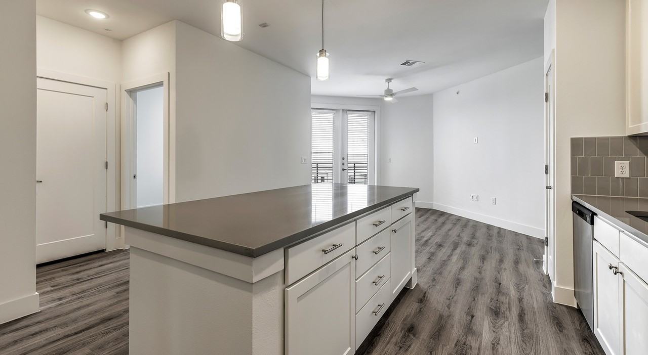 6508 E Riverside Dr #A0-5 - Photo 5 of 27