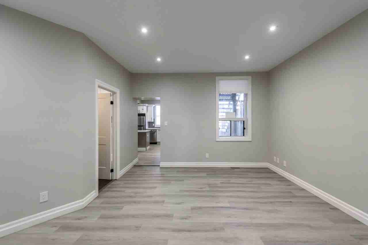 143 Wellington Street North #1 - Photo 2 of 23