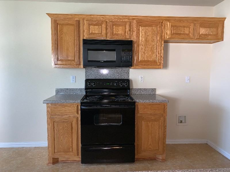 100 Camden Court - Photo 6 of 22