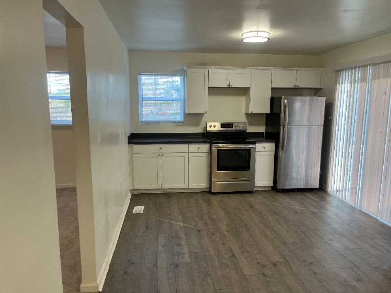 1127 Hickory Crossroads Rd - Photo 3 of 17