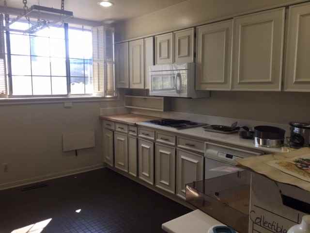 520 East 45th Street - Photo 3 of 26