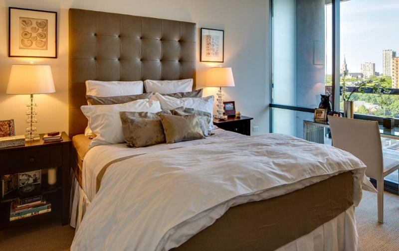 732 W Blackhawk St - Photo 3 of 8