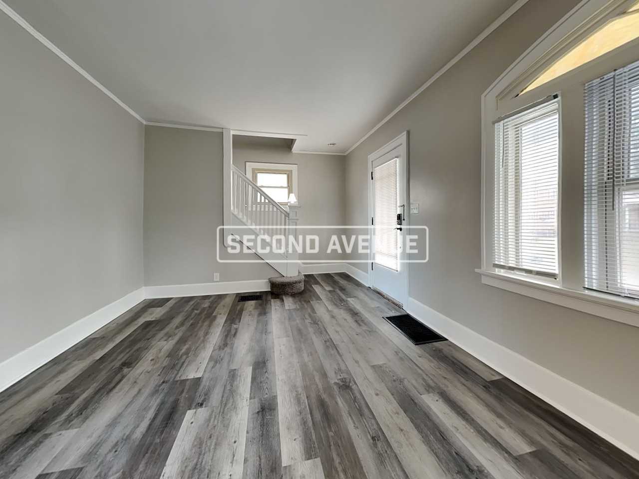 1804 Waltham Ave - Photo 4 of 19