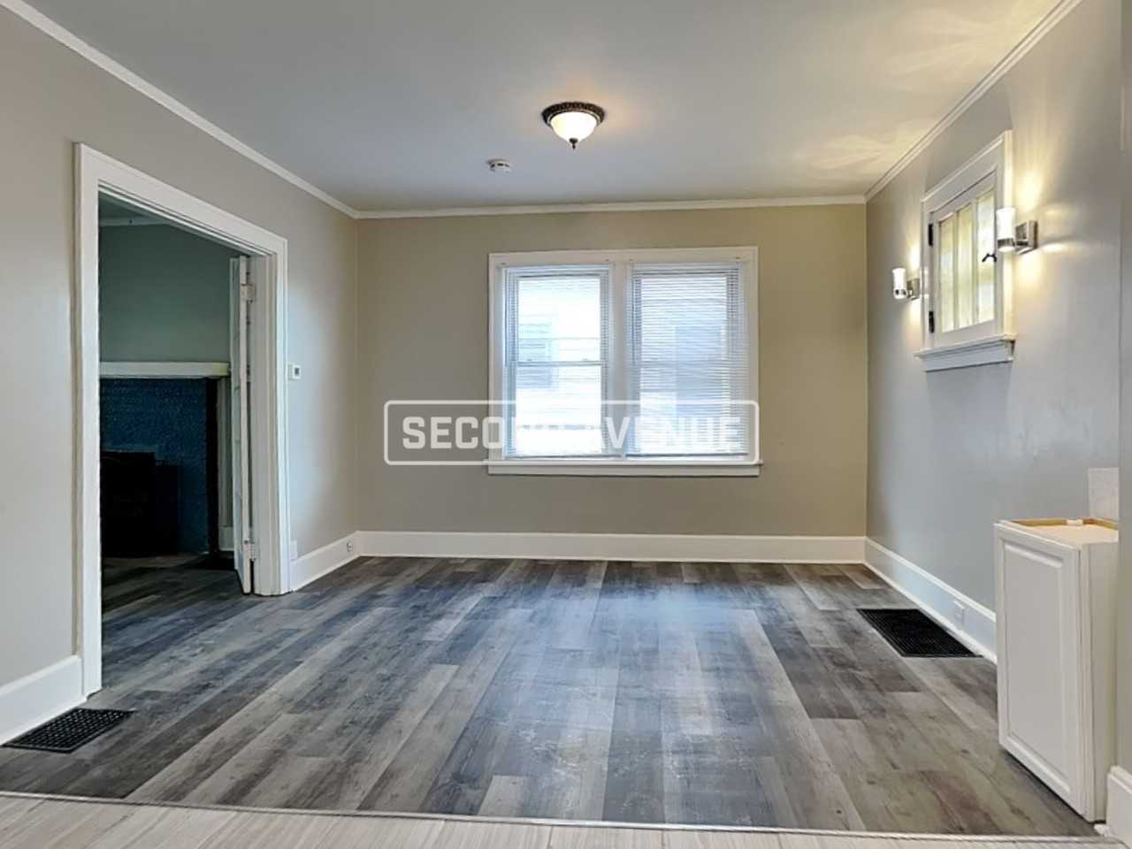 1804 Waltham Ave - Photo 5 of 19