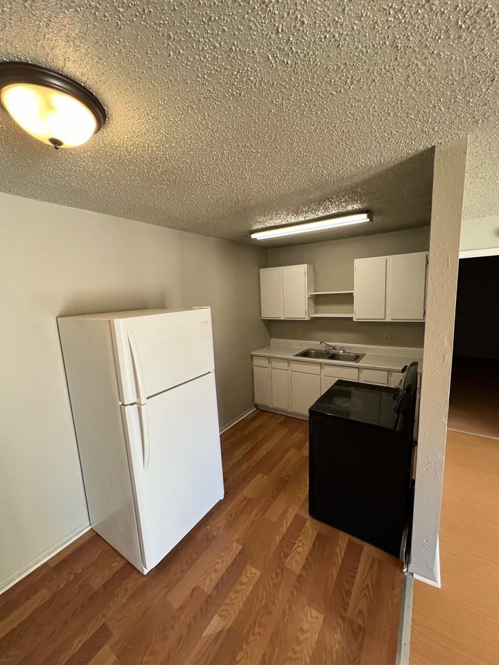 211 S Carolina St #A - Photo 7 of 10