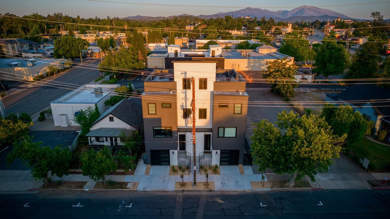 1266 Oregon St #B - Photo 3 of 18