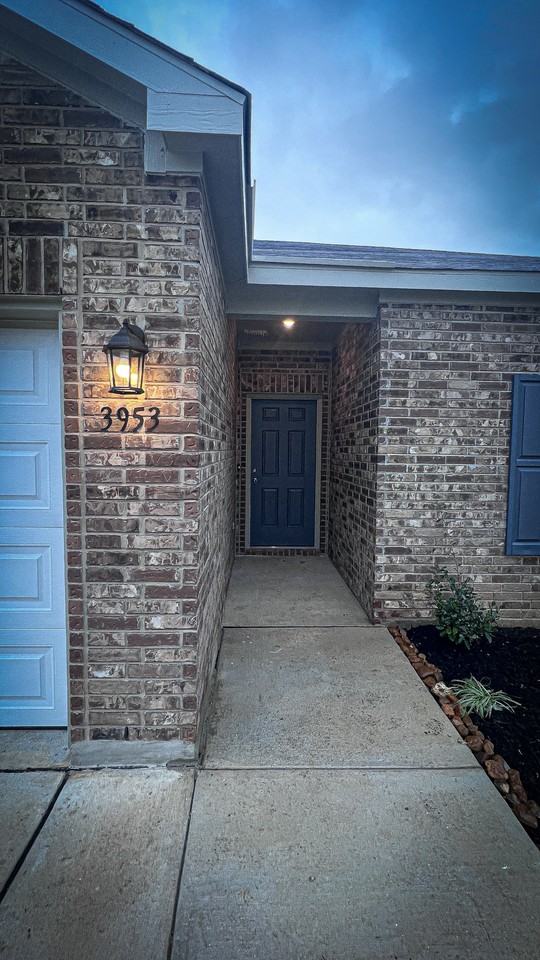 3953 Legend Rnch #NA - Photo 3 of 14