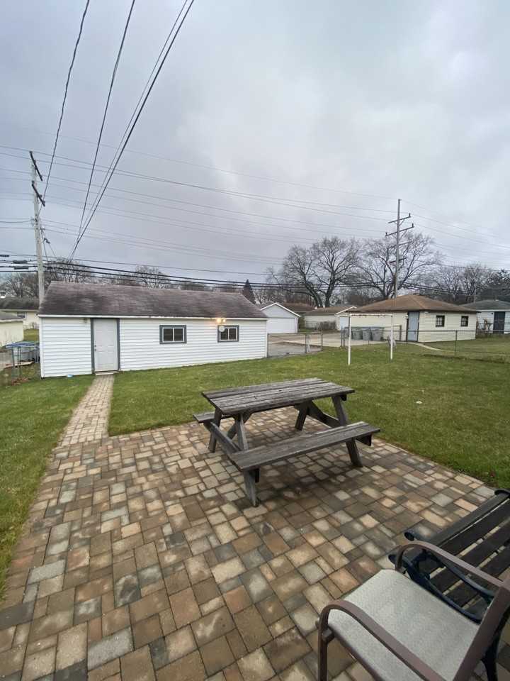 7725 W Villard Ave #NA - Photo 2 of 8