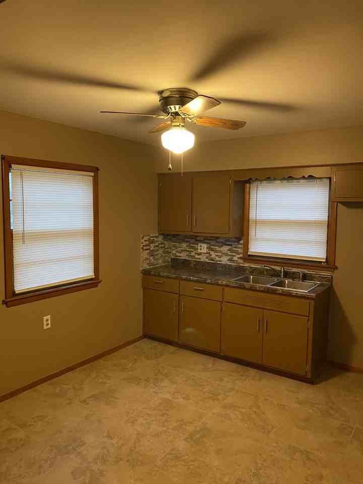 7725 W Villard Ave #NA - Photo 3 of 8