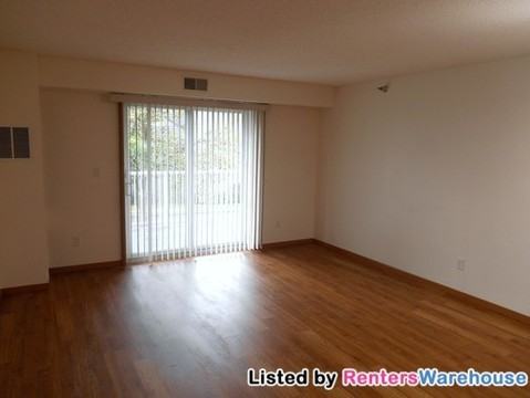 880 Lyn Way #208 - Photo 3 of 13